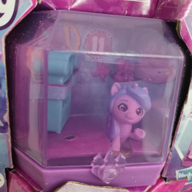 My Little Pony Mini World Magic Box izzy Moonbow